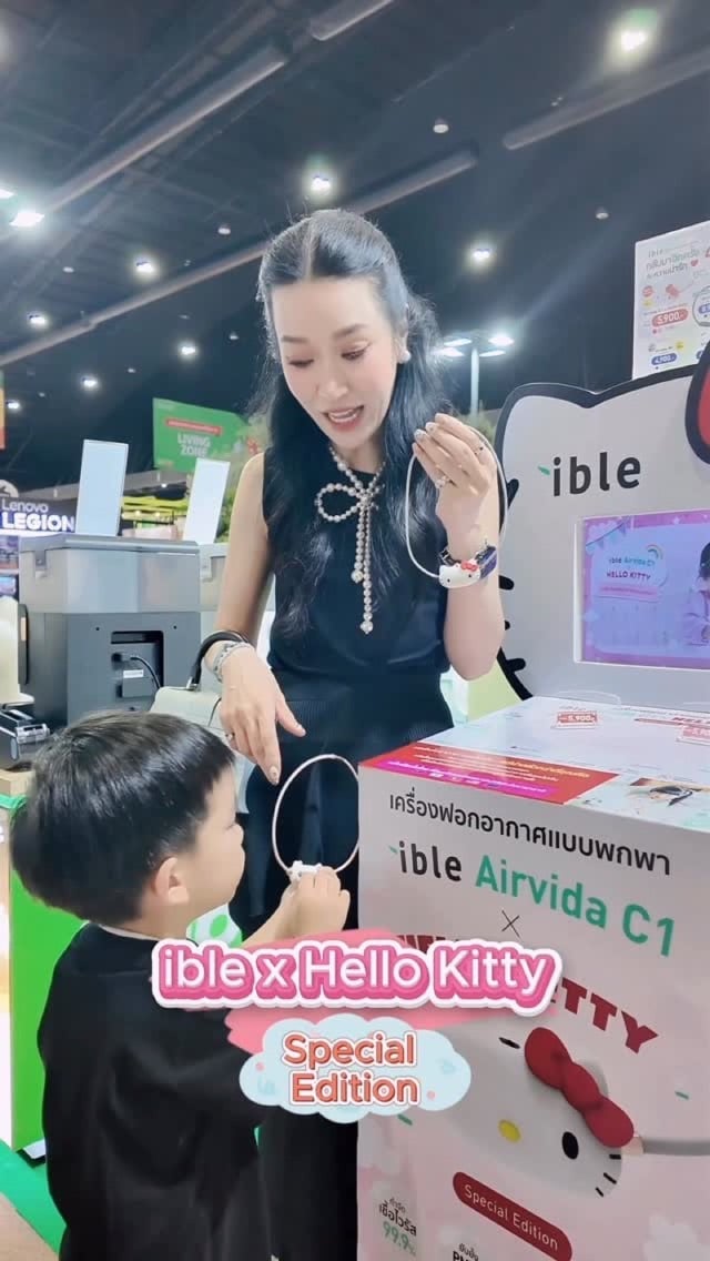 โพสต์จาก kwan_sharich — บูธ ible x Hello Kitty Special Edition