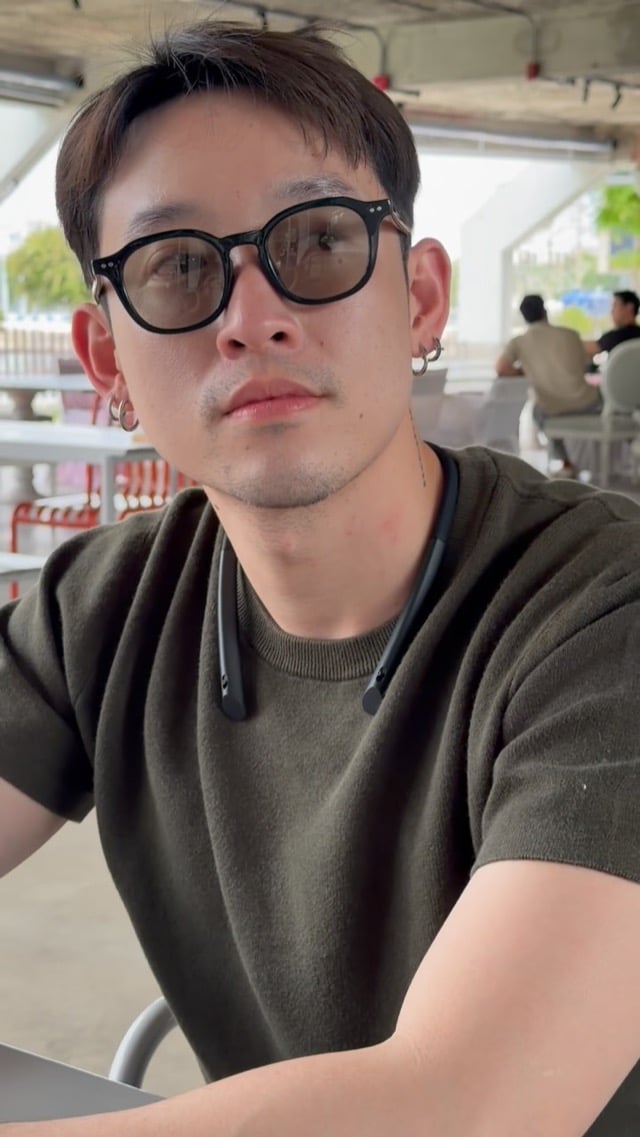 โพสต์จาก banksiva_ — Airvida L2 คล้องคอระหว่างนั่งพักนอกสถานที่